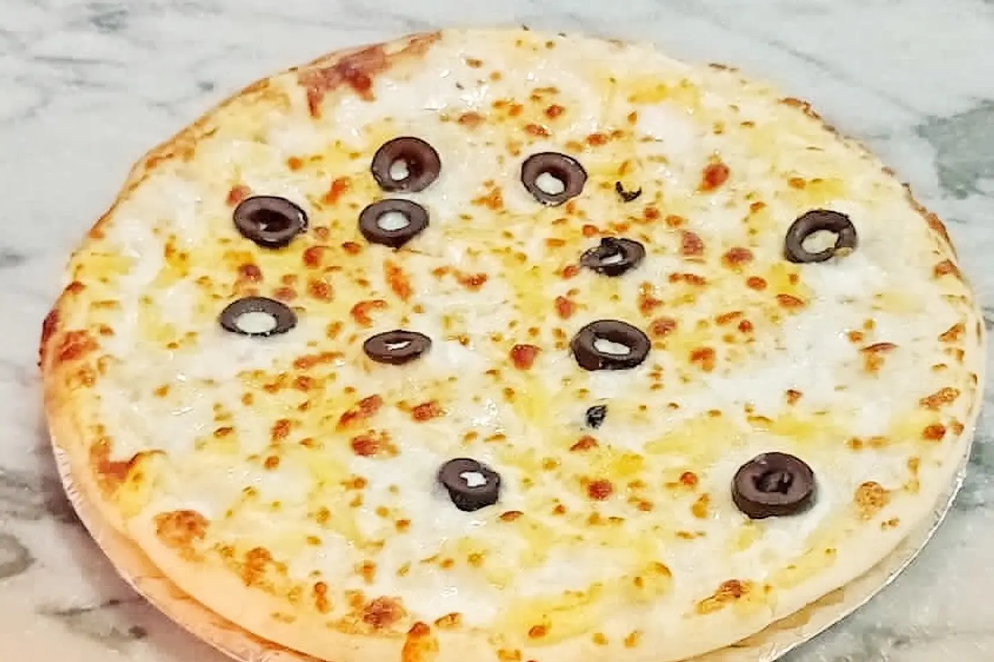 بيتزا بيض بالجبن