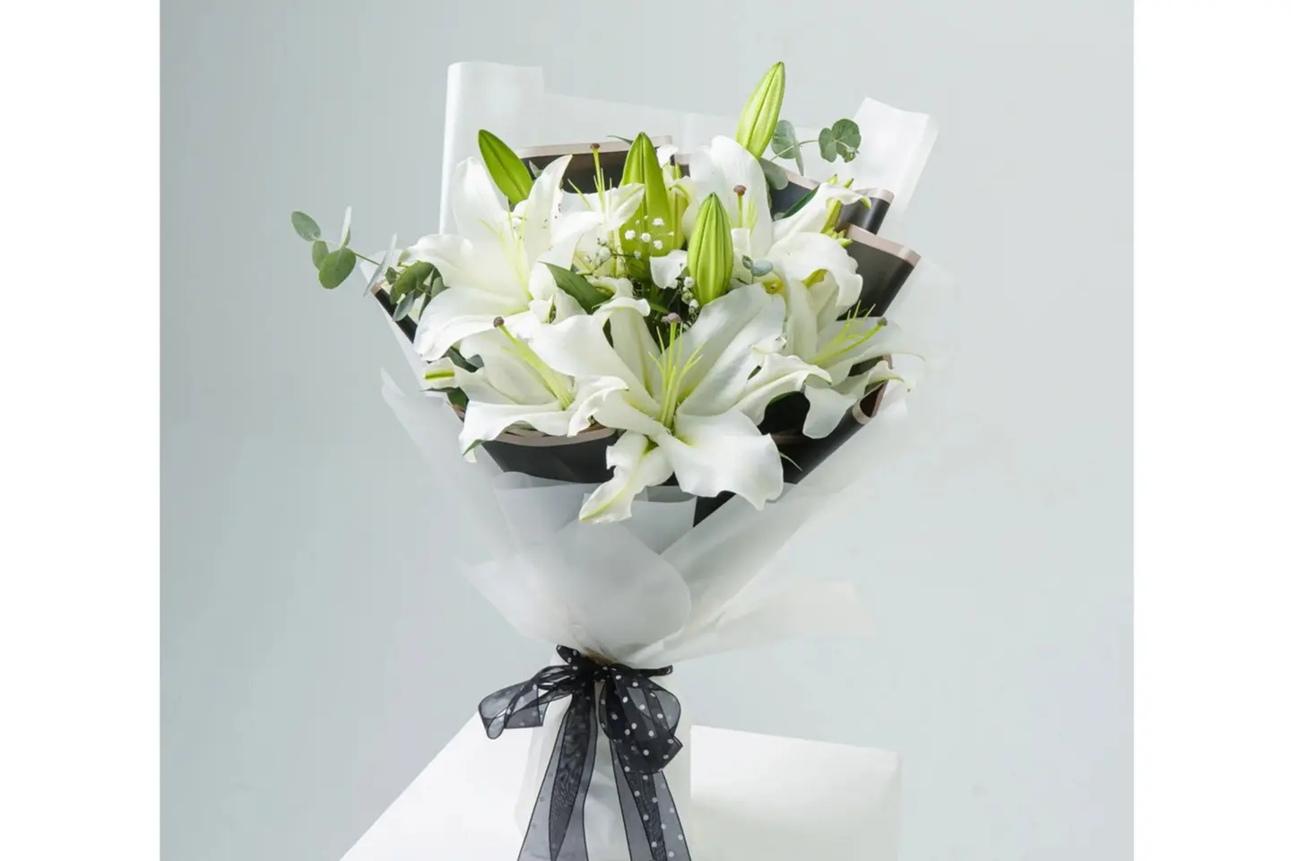 Mini White Lily Bouquet
