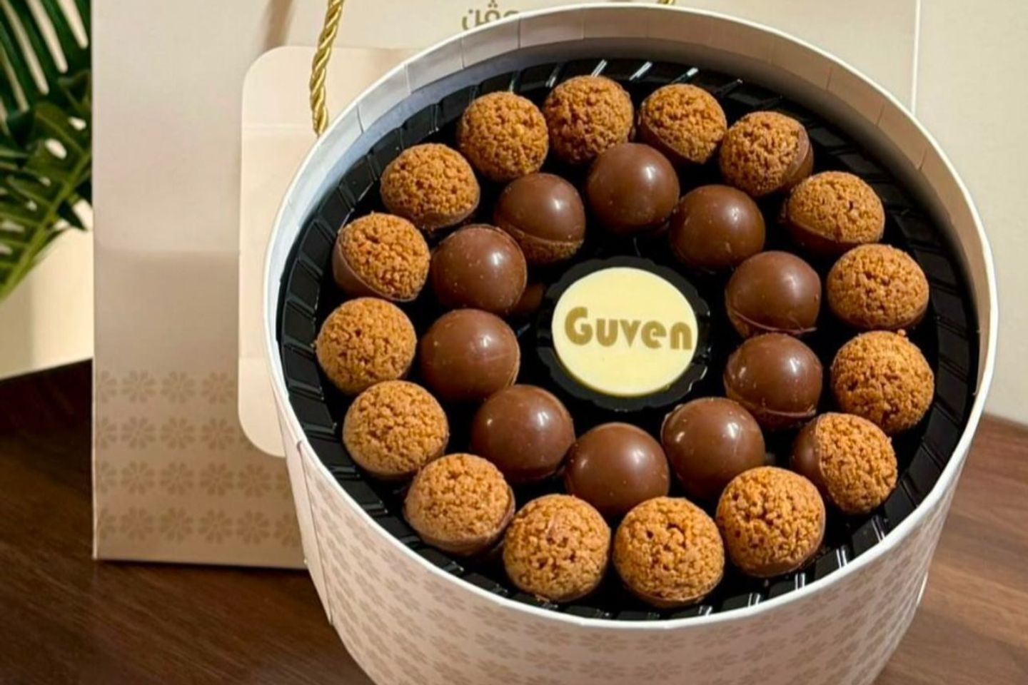 Large Giovin Chocolate