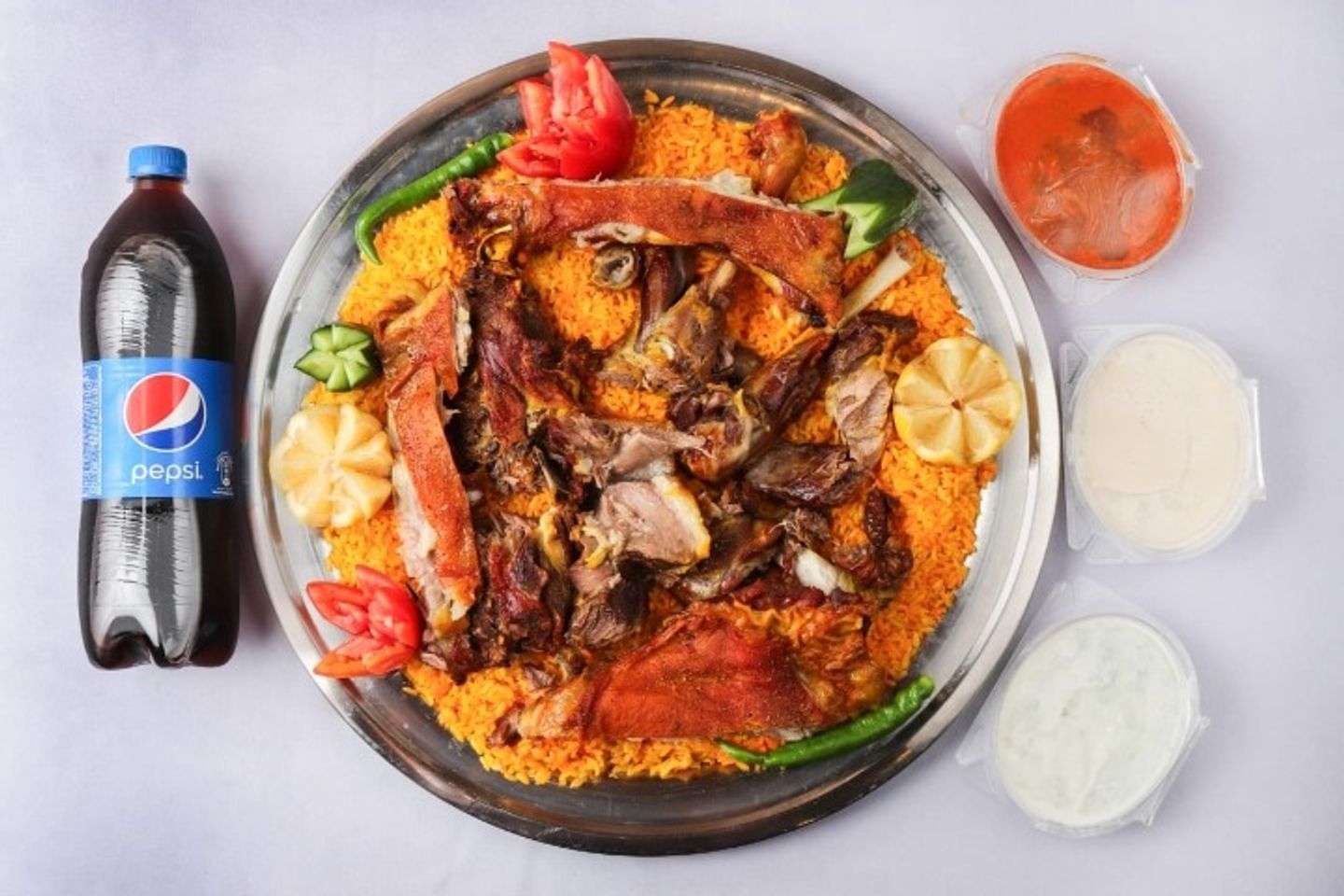 وجبة عائلية لحم مندي بالمرخ