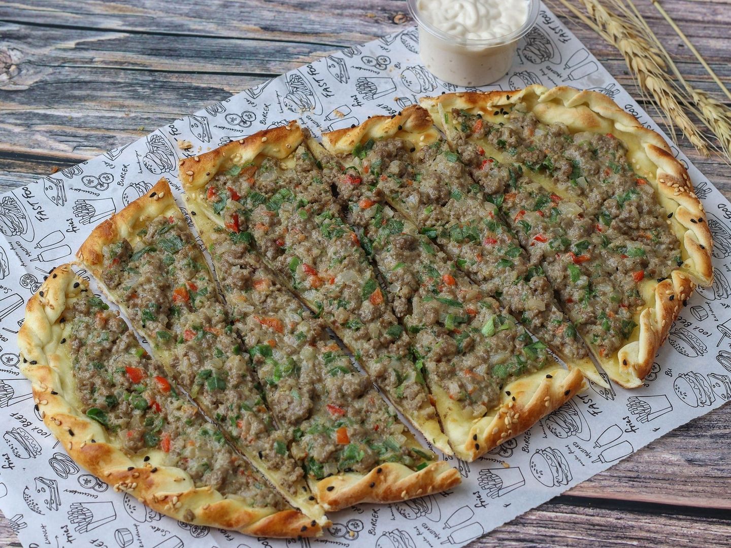 عيش بالحم الحجازي