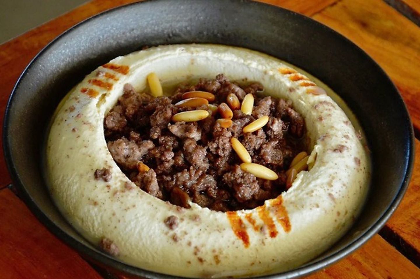Hummus With Meat And Nuts