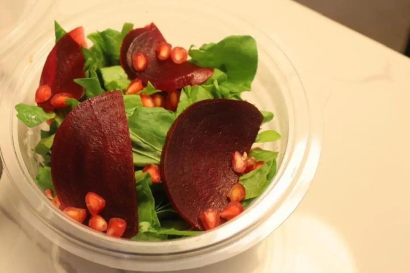 سلطة شمندر ورمان