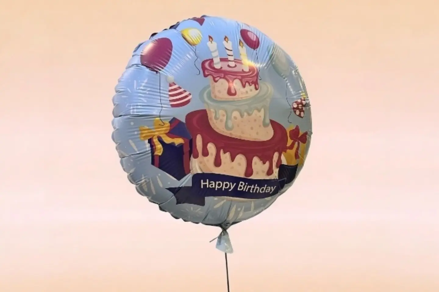 عيد ميلاد سعيد بالون أزرق