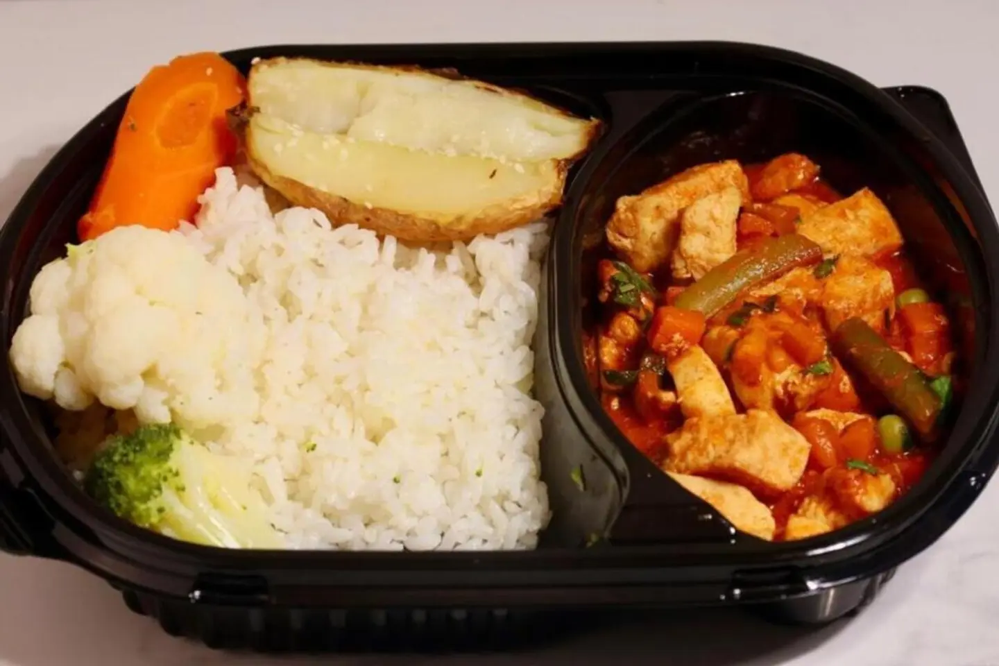 دجاج مع الخضار المشكل - مائة وخمسون غرام