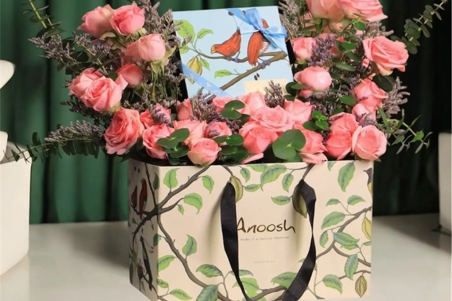 انوش مع الورد