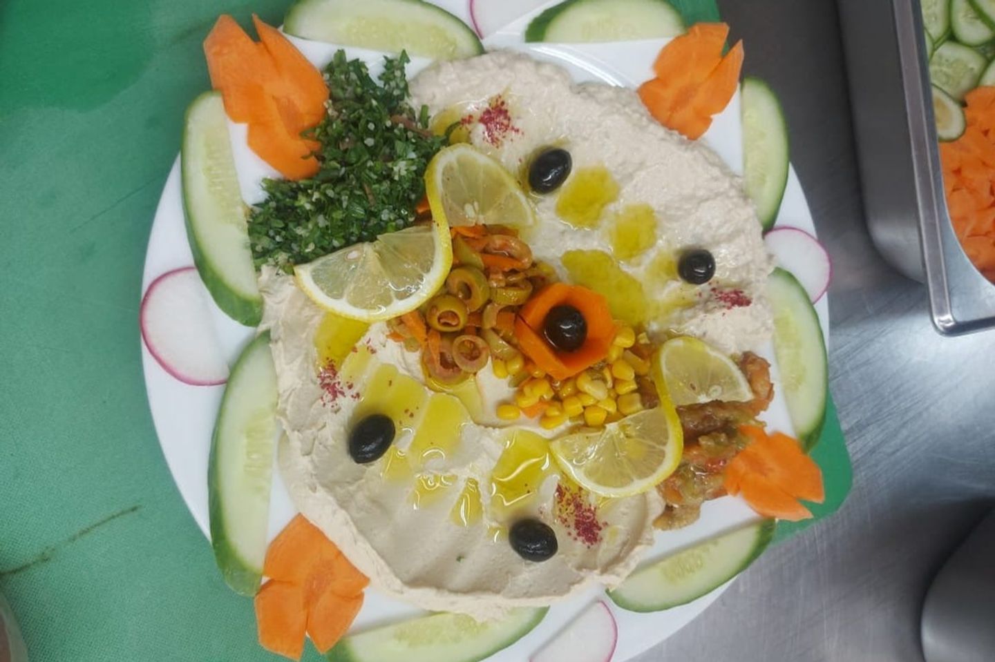 صحن مقبلات مشكل صغير