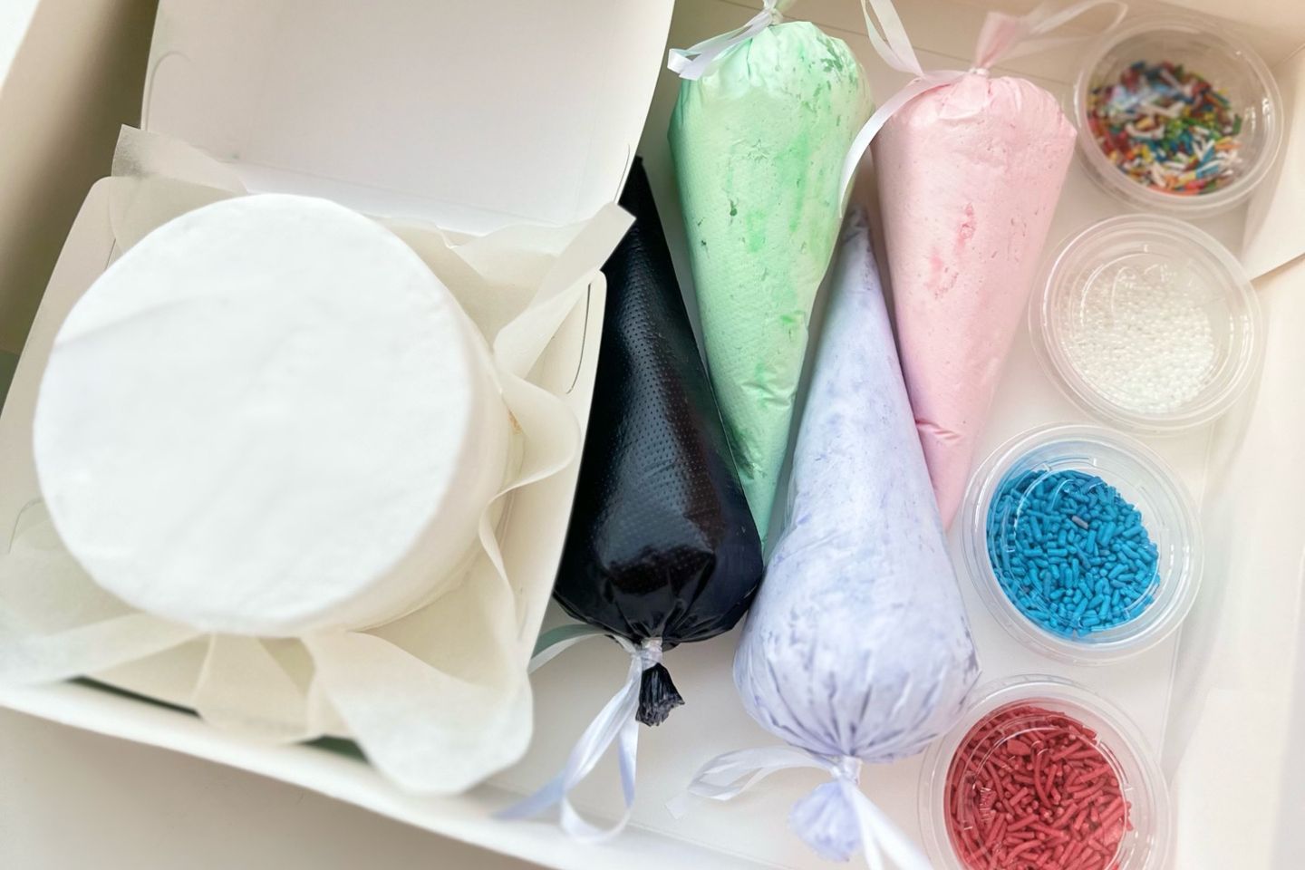 Mini Cake Decorating Box