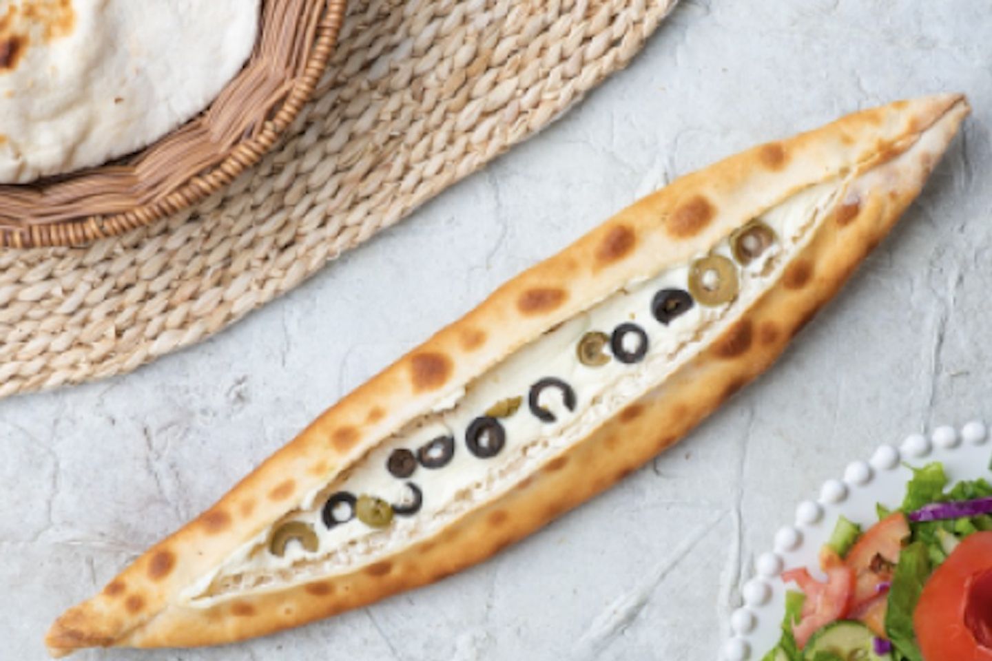 جبنة سائلة بالزيتون
