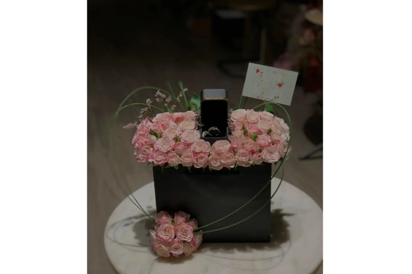 هدية خاتم فضة وورد ١