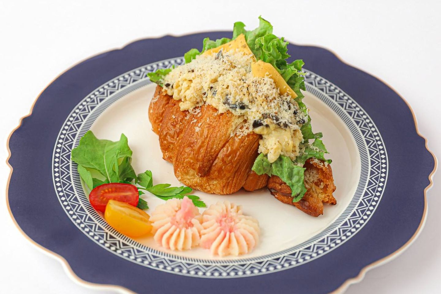 Scrambled Eggs With Mushrooms Sandwich