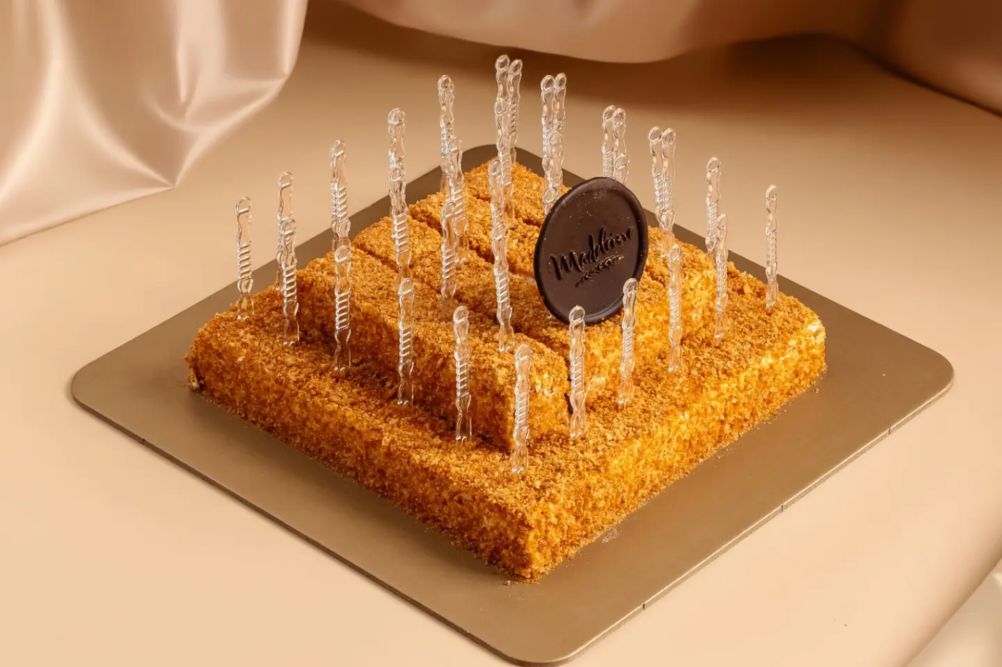 كيكة العسل كبير