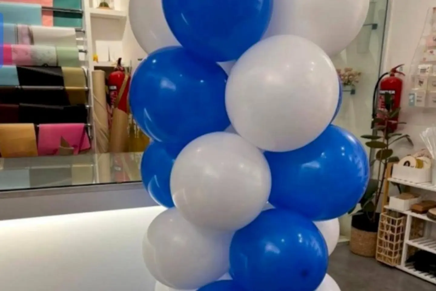 حامل البالونات