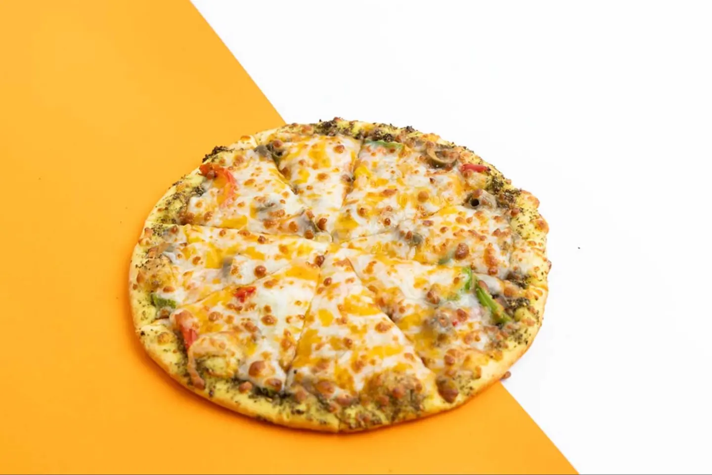 بيتزا خضار بالزعتر - بحجم متوسط