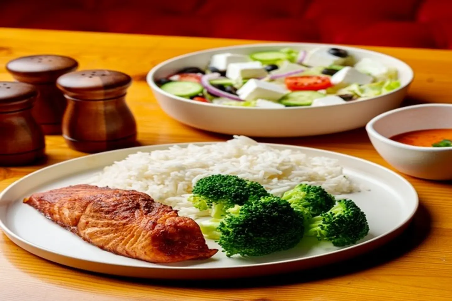 Grilled Salmon With White Rice