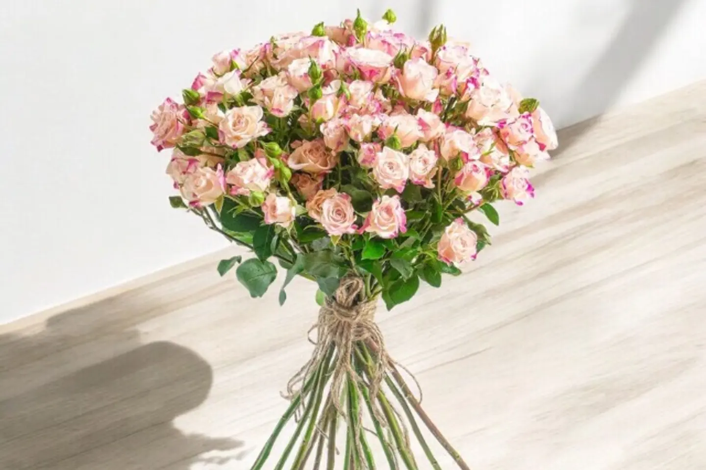 باقة وردة بيبي روز لون وردي دبل كلر