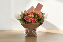 Kinder With Baby Rose