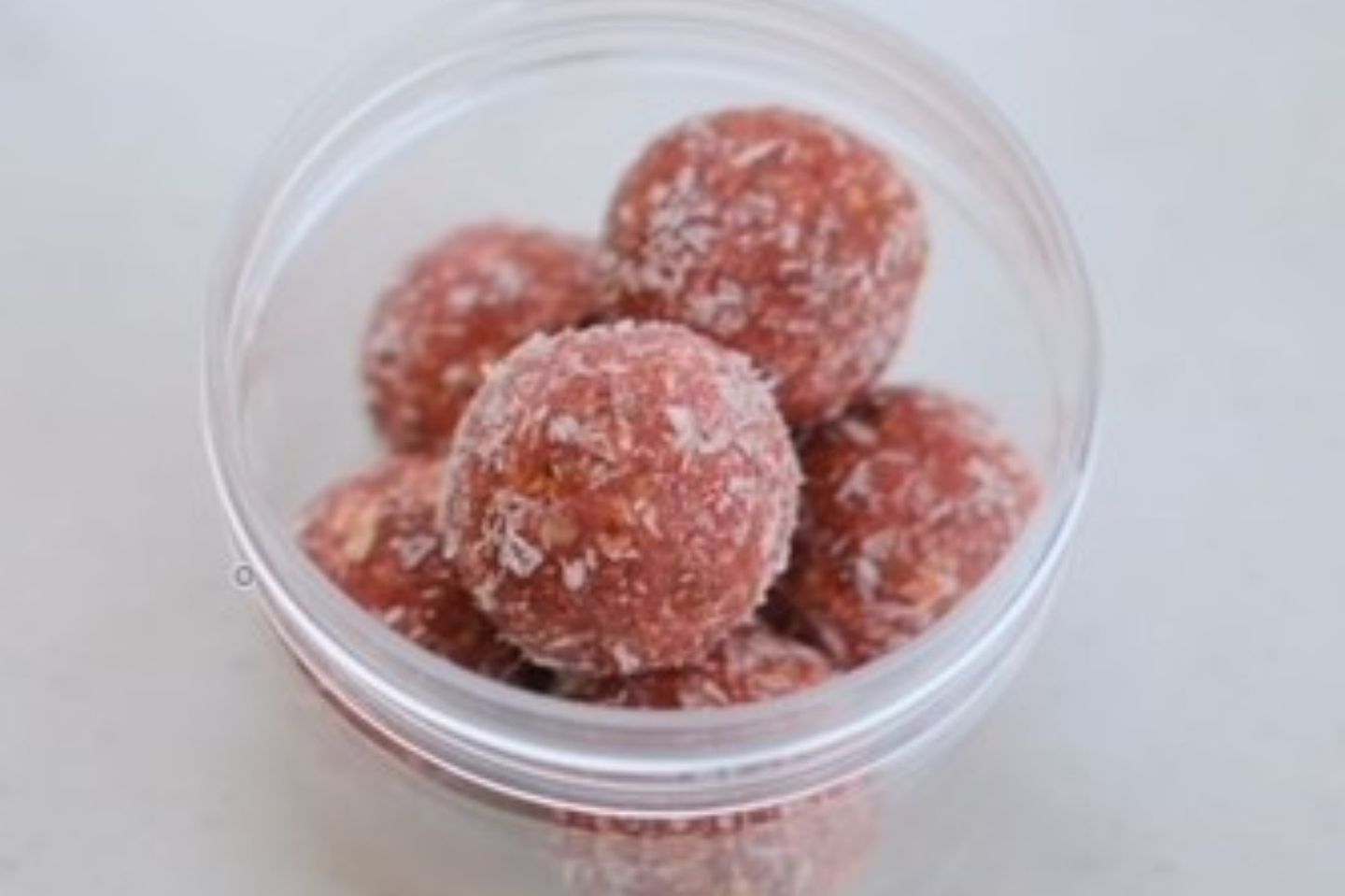 كرة طاقة الفراولة