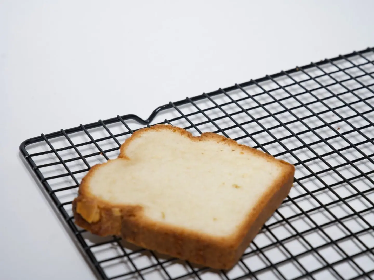 English Vanilla Cake Slice