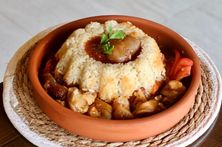 عكاوي بالفتة مع الأرز و الخضروات