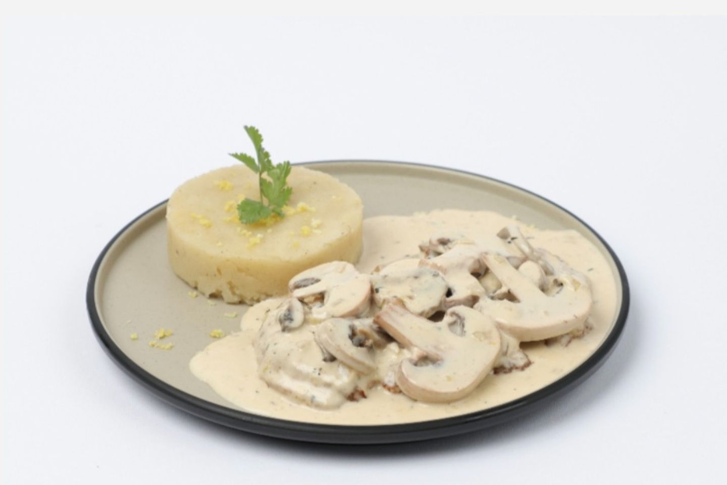 دجاج فطر مع بطاطا