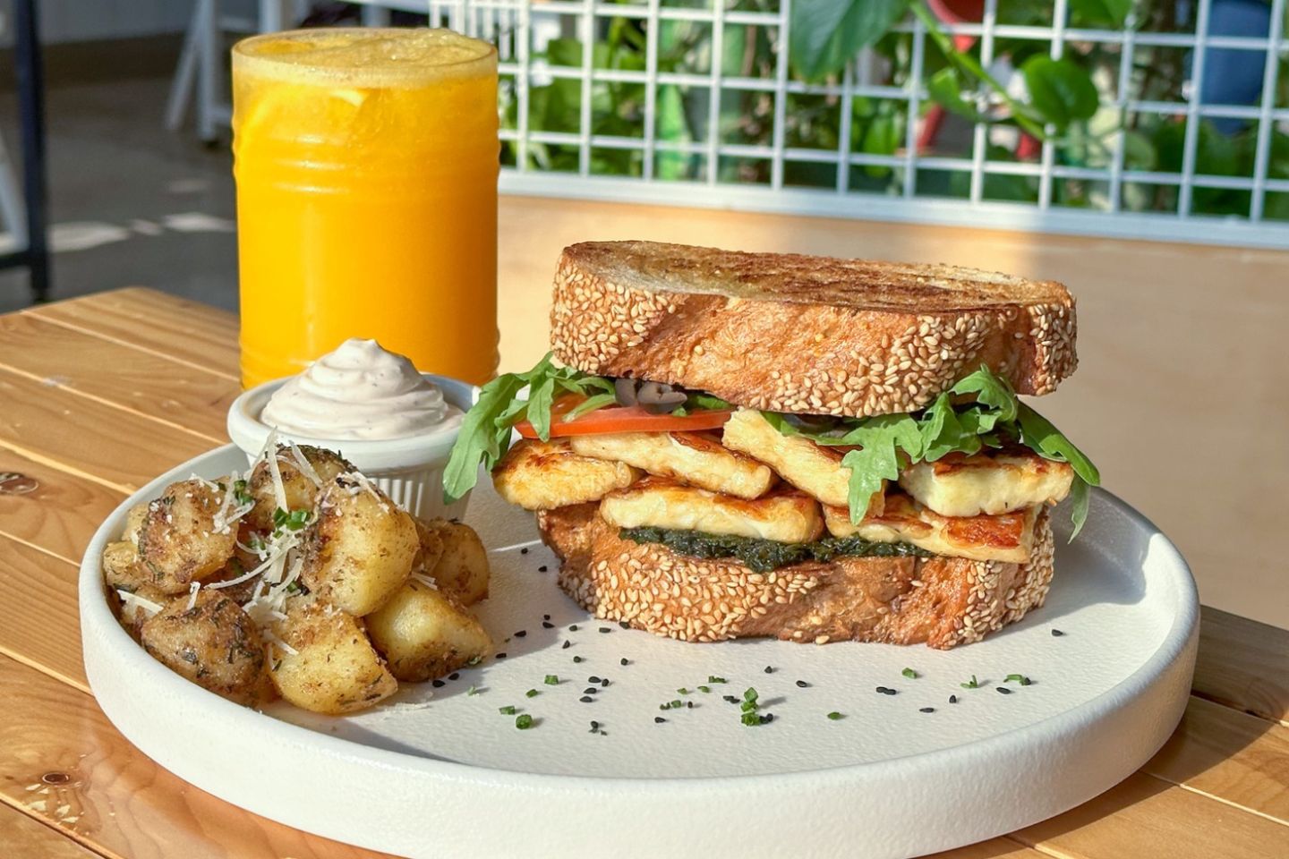 Halloumi Cheese With Vegetables Sandwich