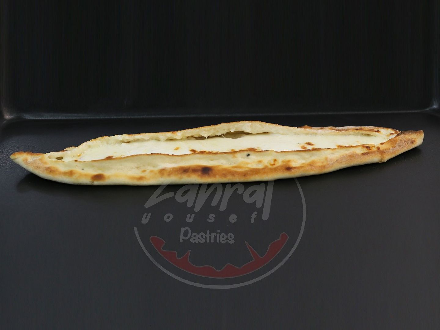 فطيرة لبنة مع زعتر
