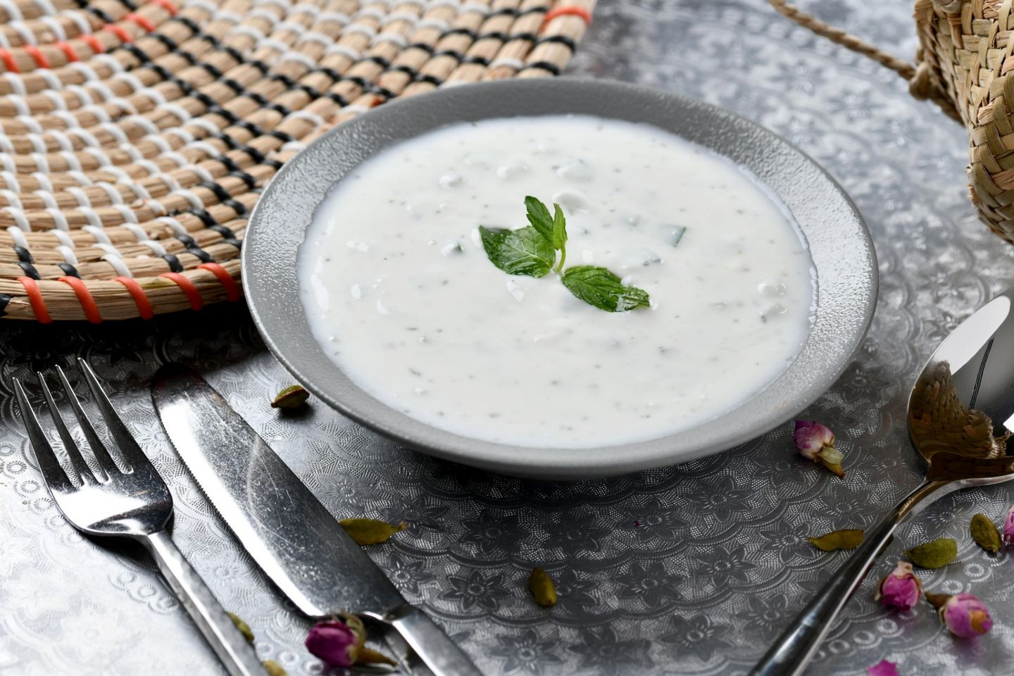 سلطة لبن