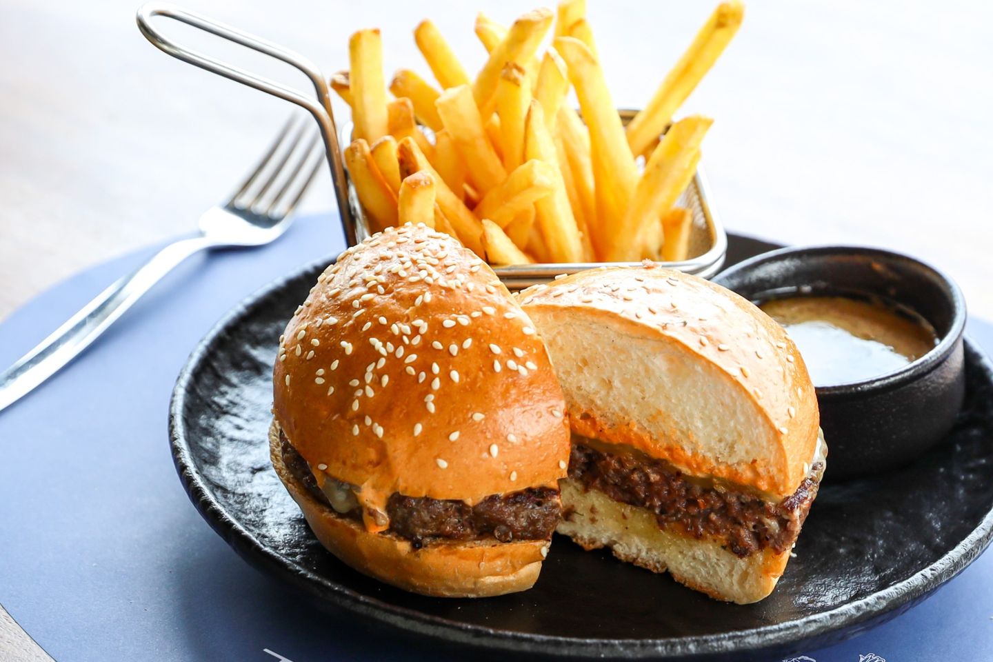 Tao Cheese Burger