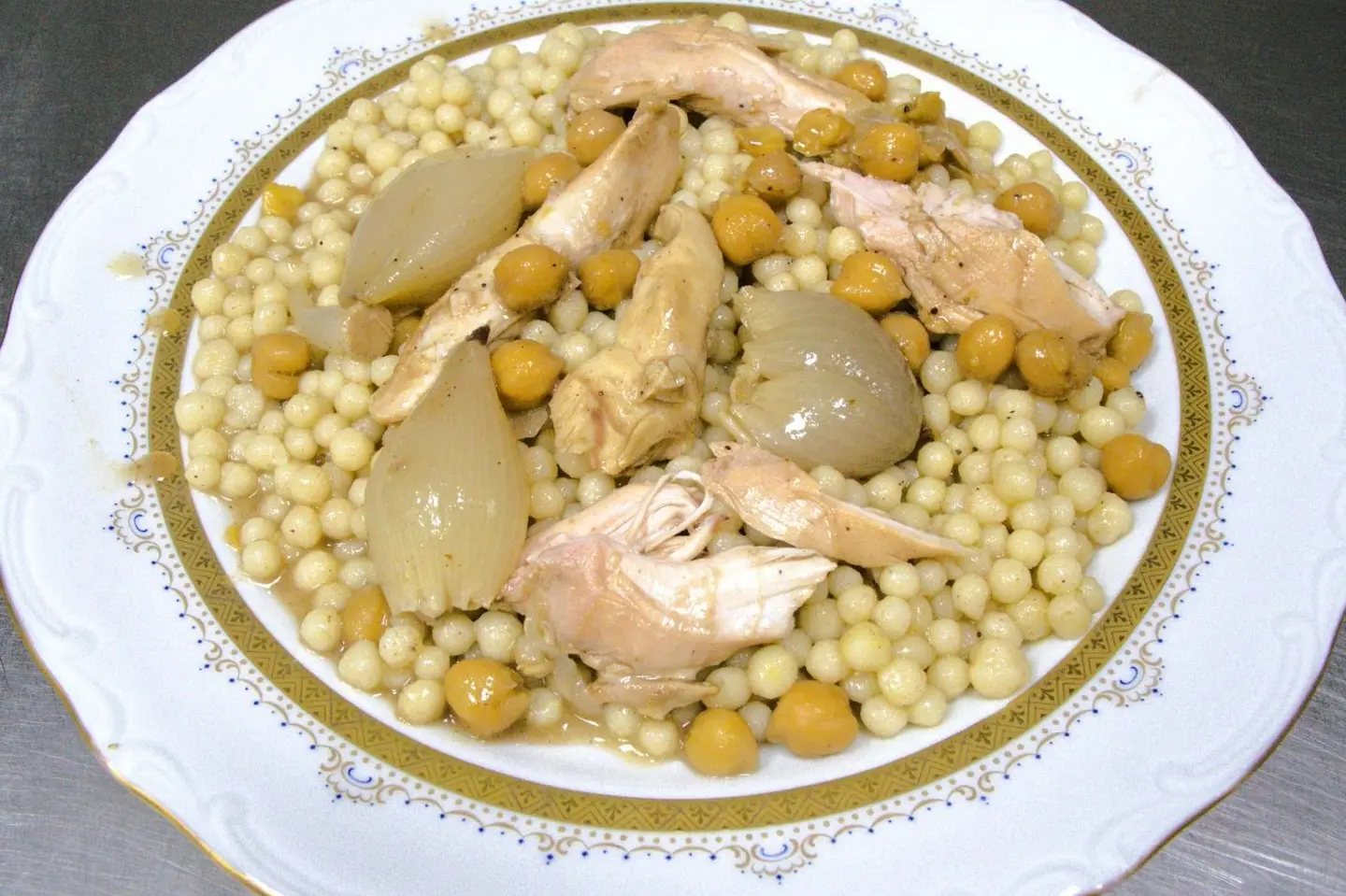 مغربية بالدجاج مع الفتوش