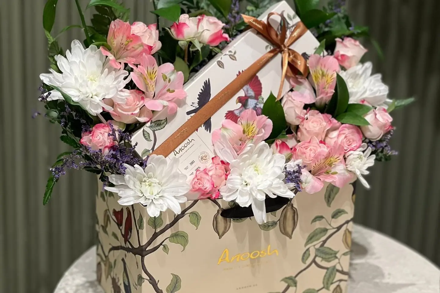Anoush Chocolate With Natural Flowers