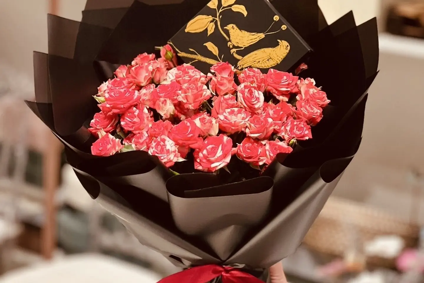 Anoush Chocolate With A Bouquet Of Natural Flowers