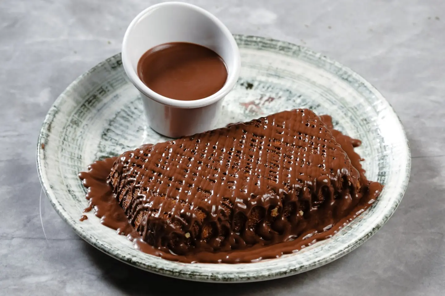 Kunafa With Cream And Nutella