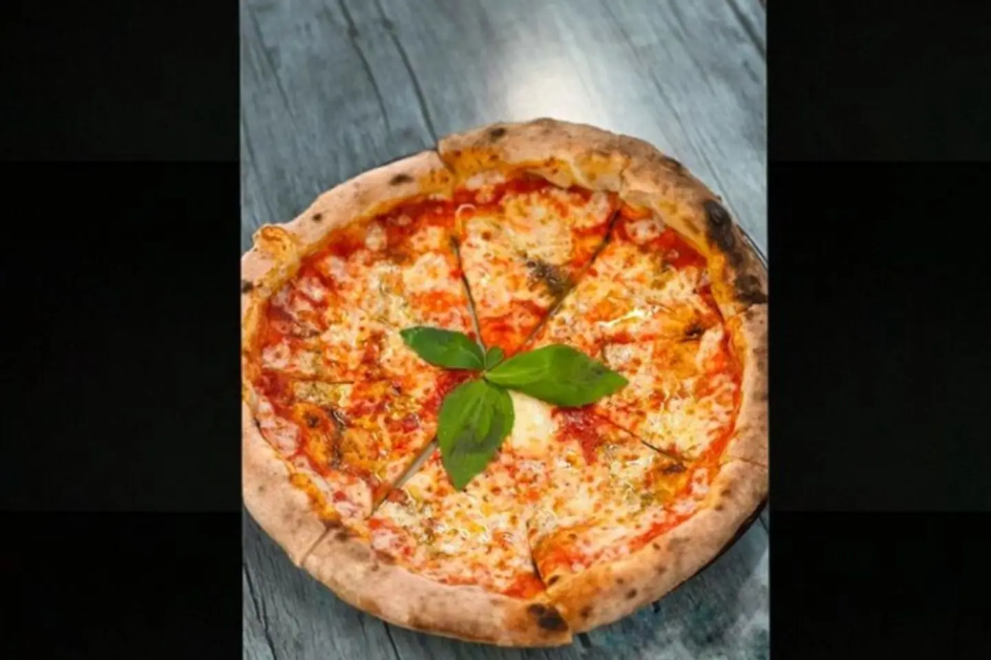 بيتزا نابولي مارجريتا