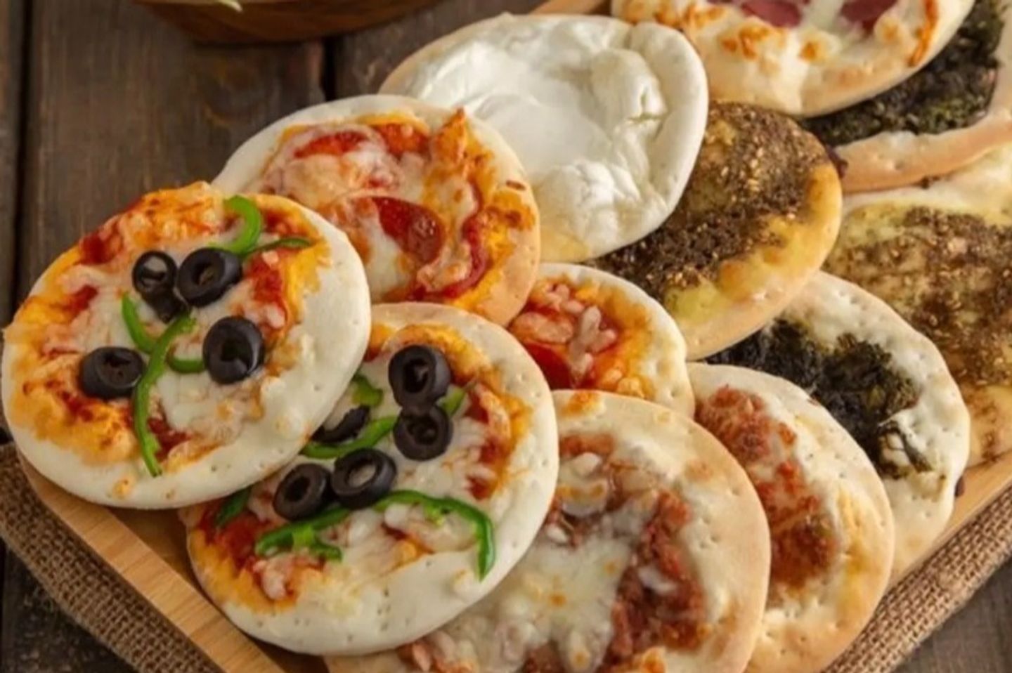 صحن مشكل بيتزا صغير