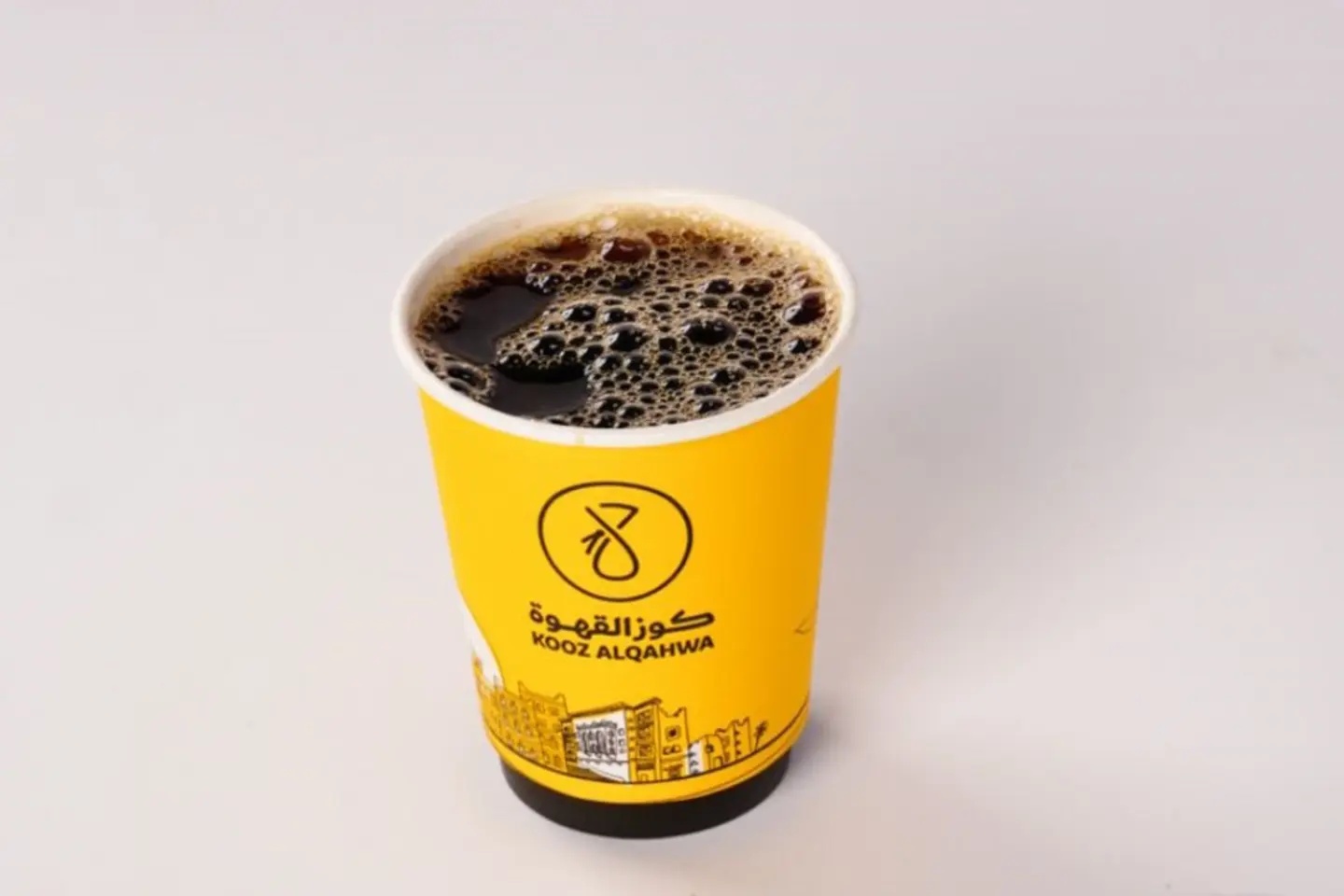 يمني في سكستي بارد