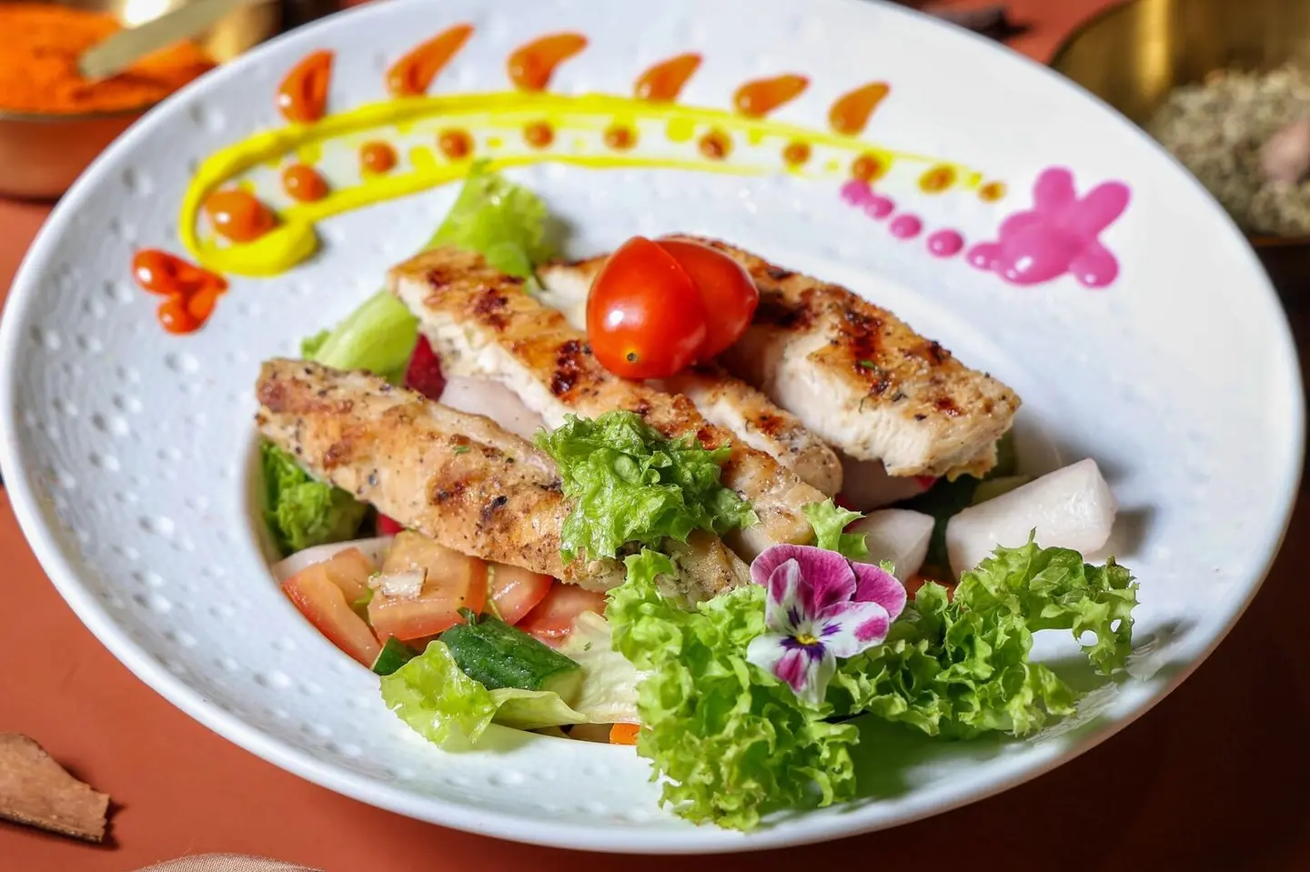 سلطة خضراء بالدجاج