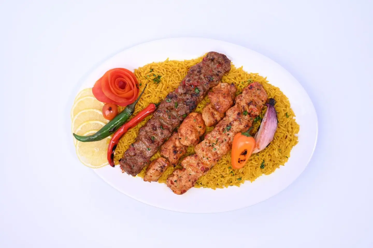 طبق مشاوي مشكلة صغير مع الرز