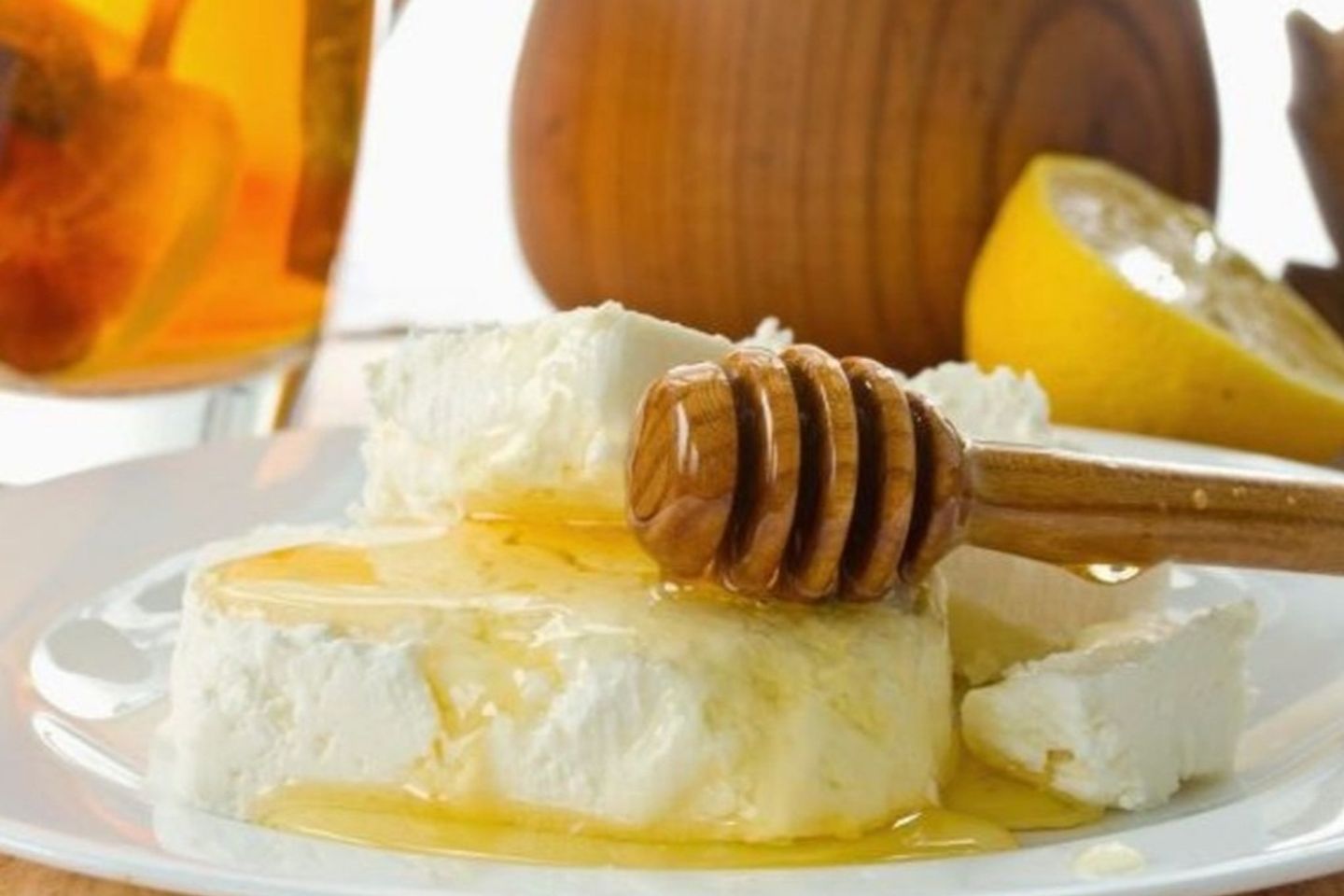 صحن قشطه عسل