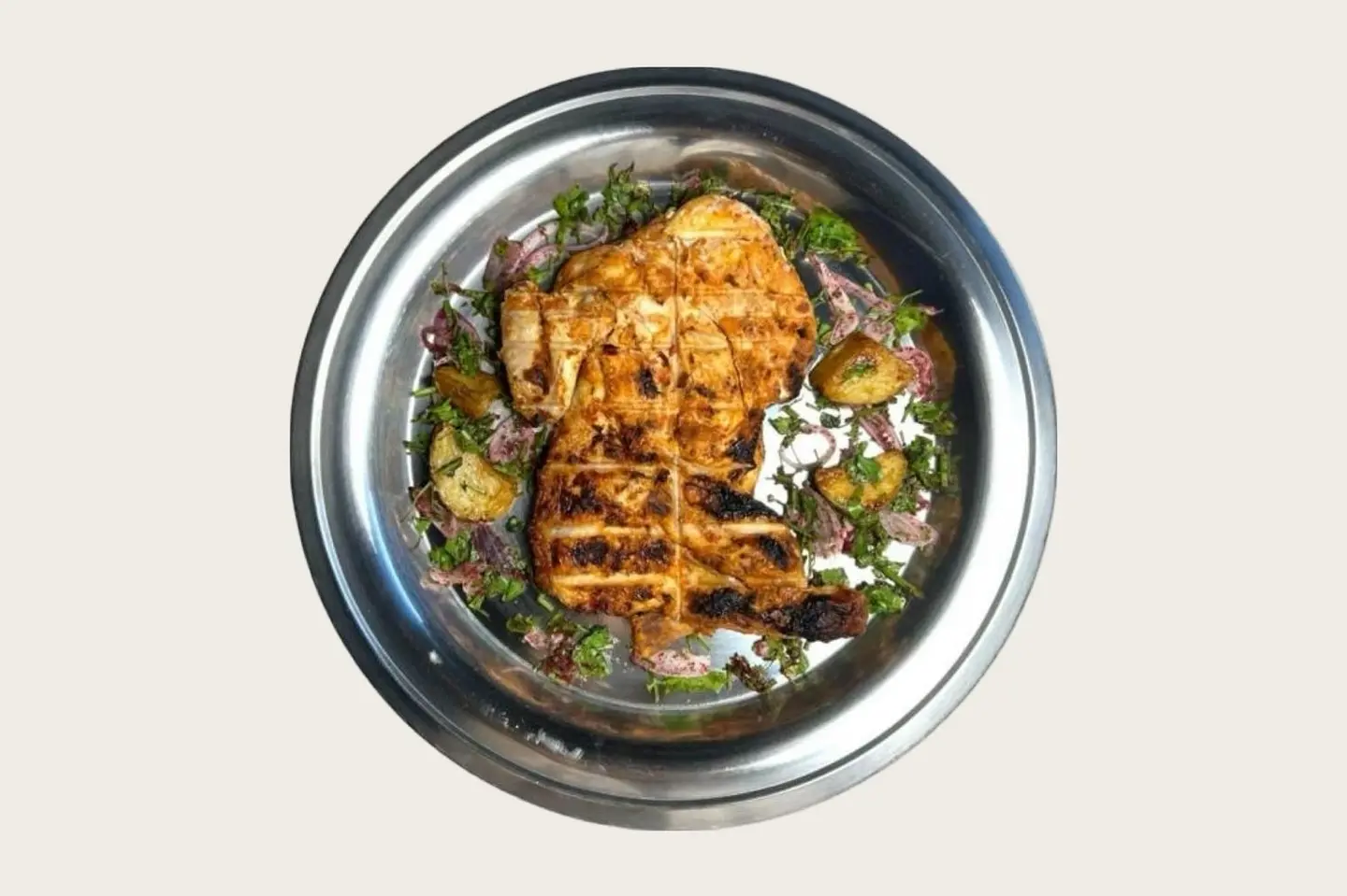 نص حبة دجاج عالفحم سادة