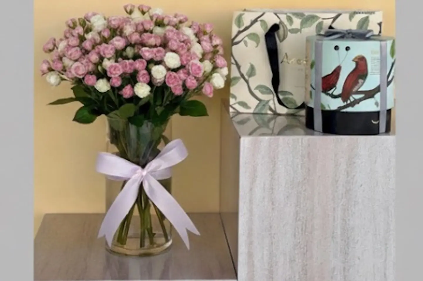 فازة الذوق مع وشكولاته انوش