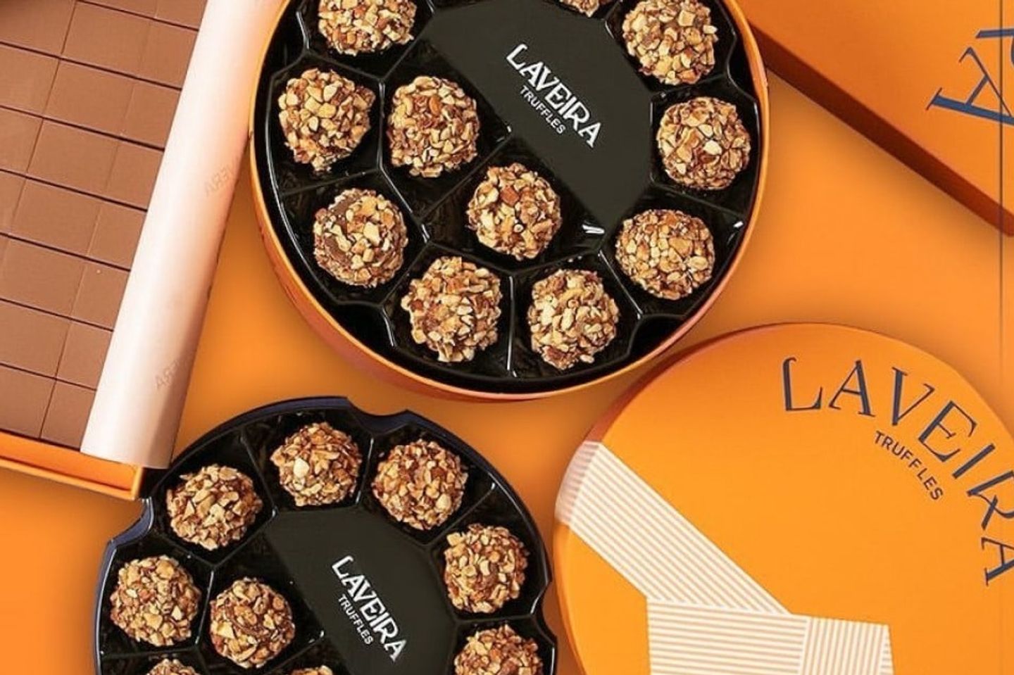 لافيرا ترافلز