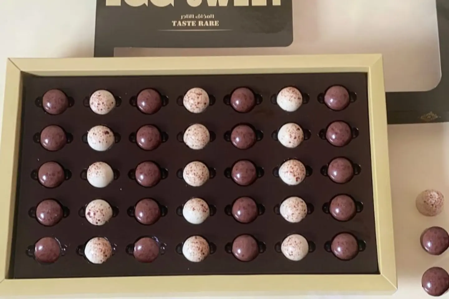 المذاق حلا أبيض