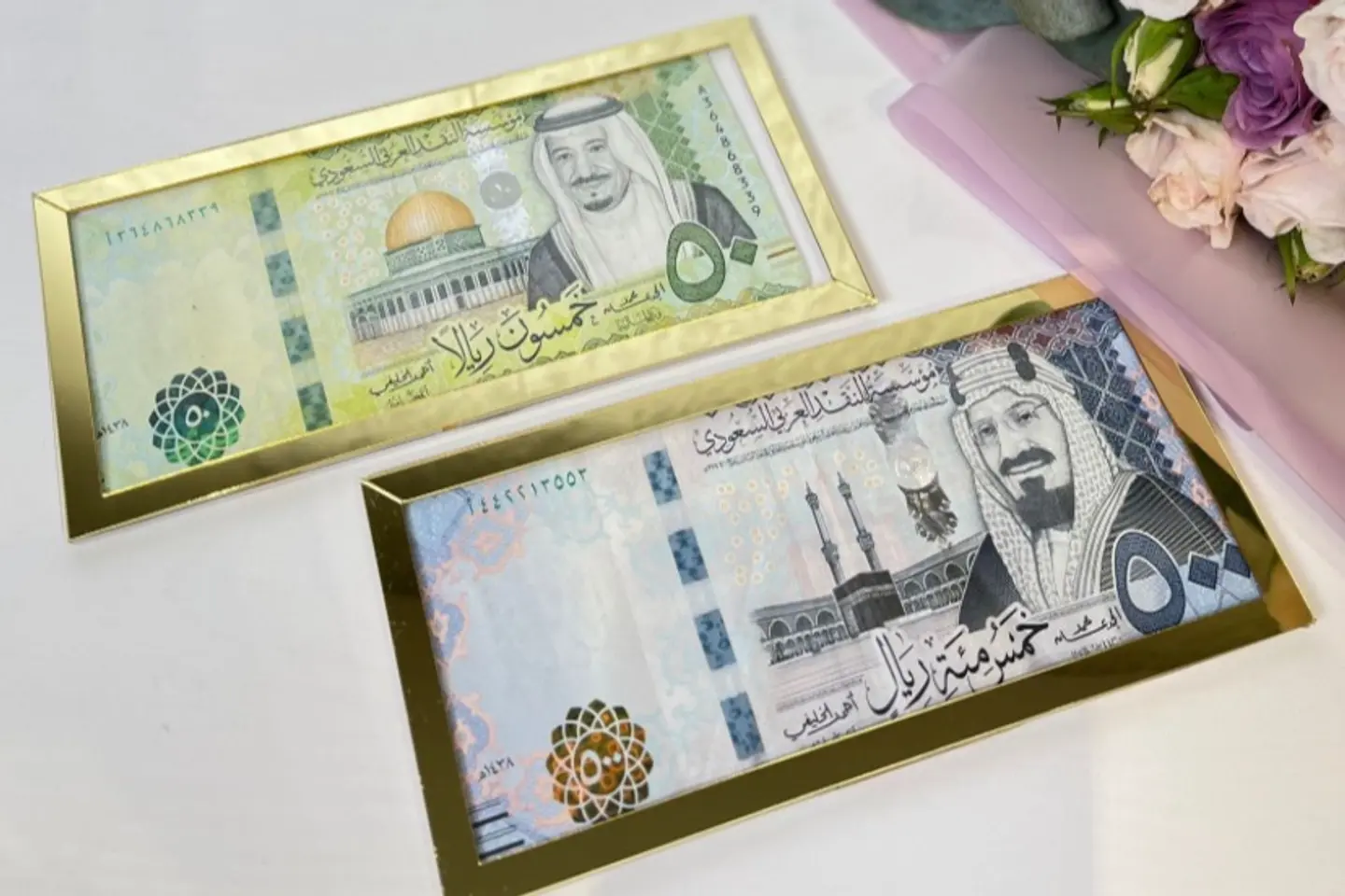 اكريلك للمبالغ النقديه