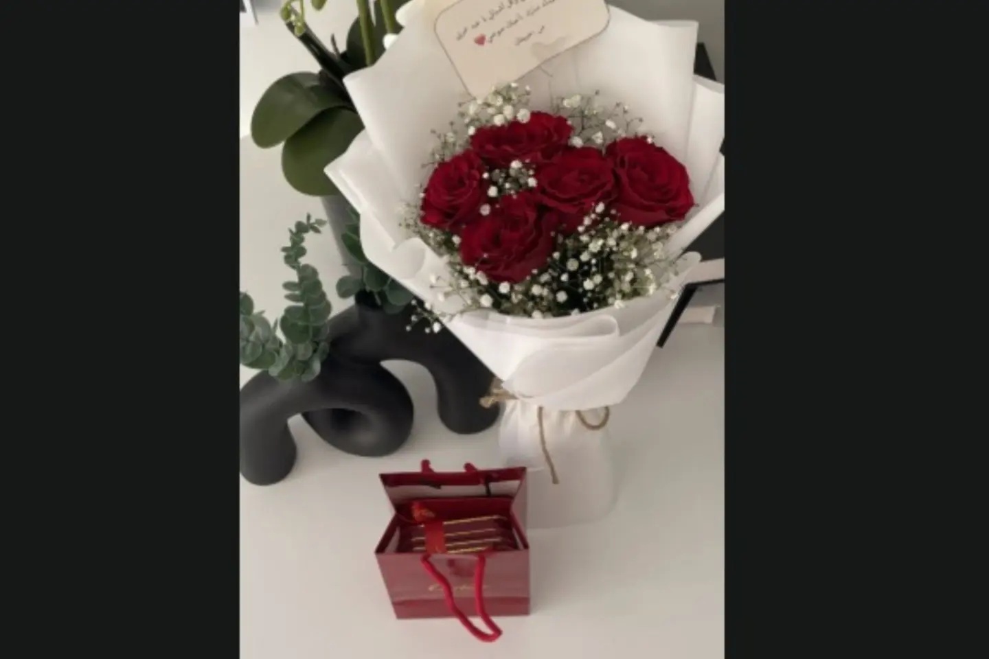 Cartier Necklace With A Bouquet Of Roses
