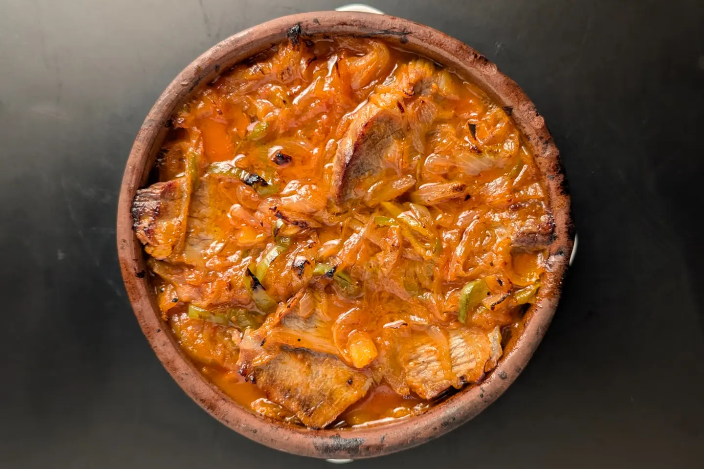 لحمه بالبصل