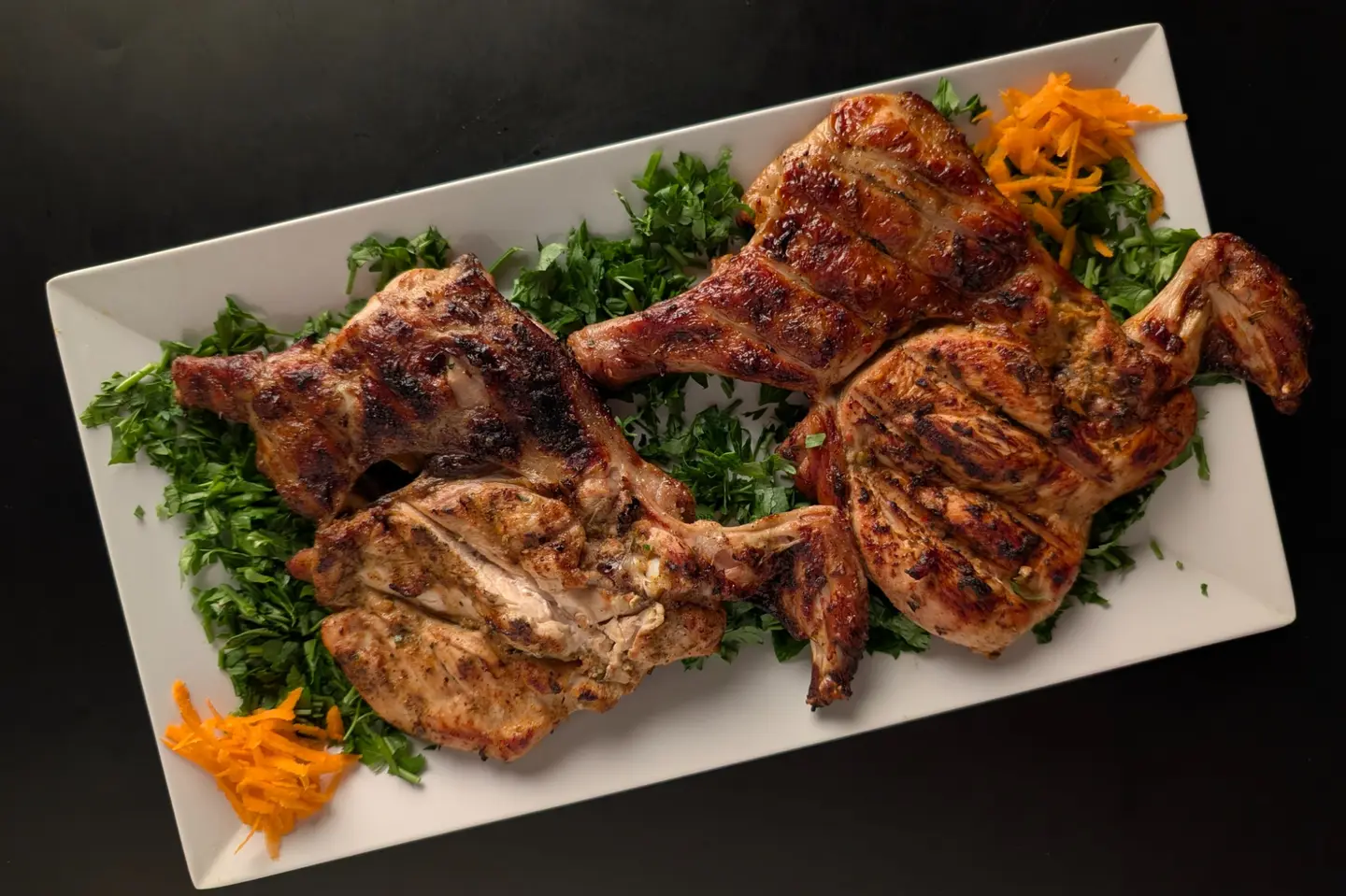 دجاج كاملة على الفحم