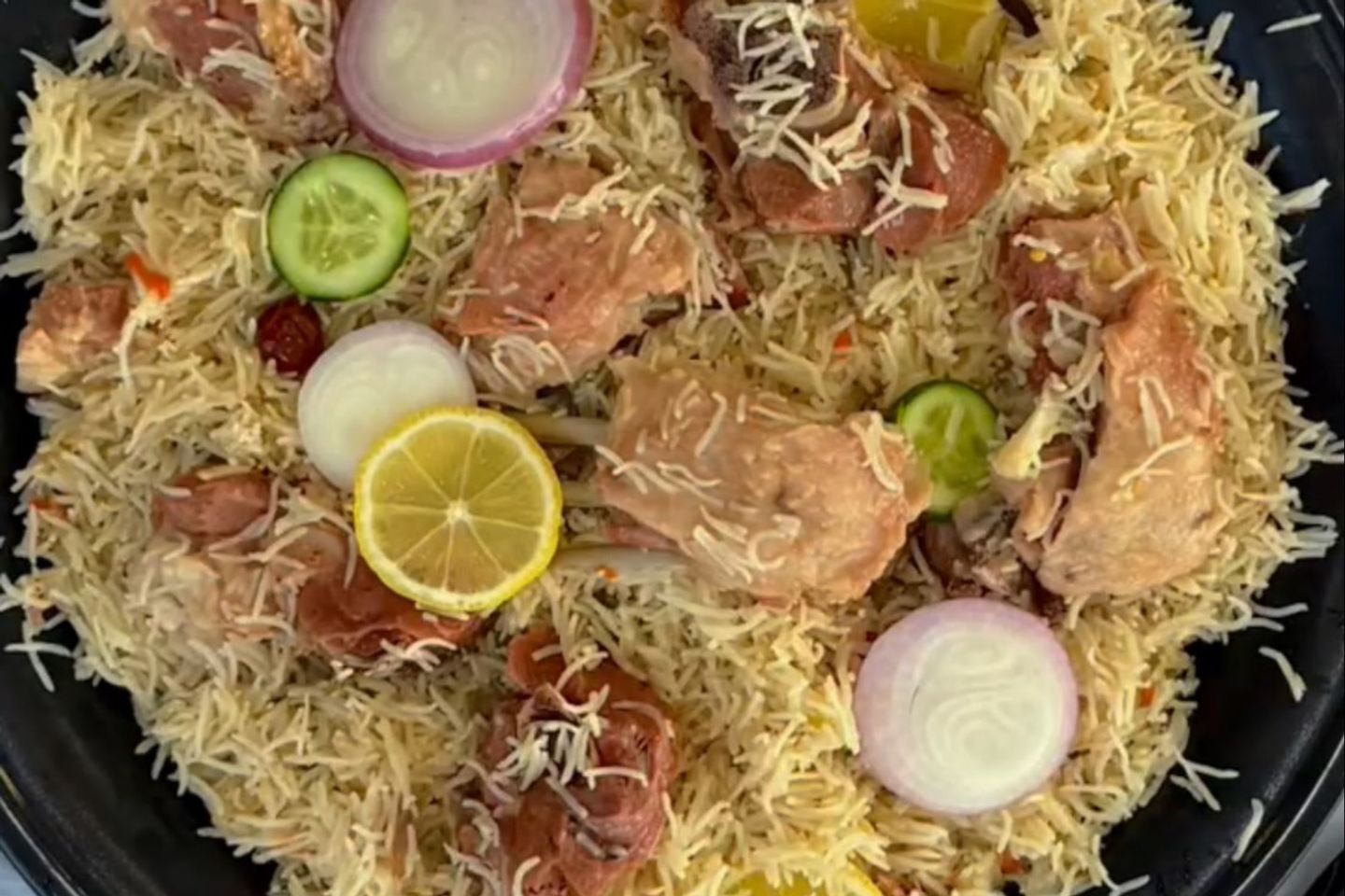 نفر مضغوط لحم