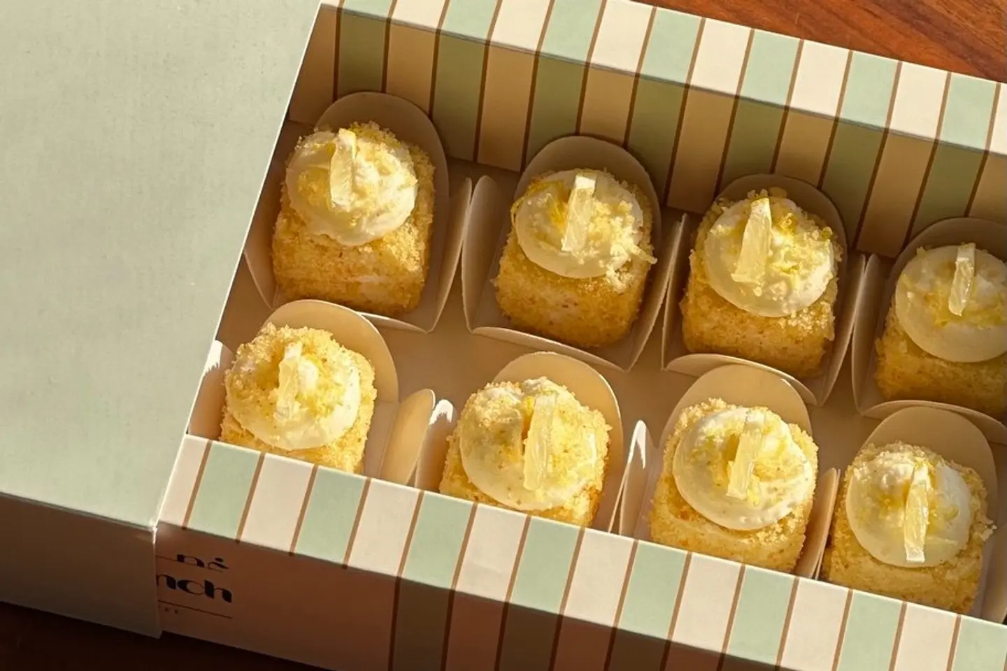 Mini Lemon Cake Box