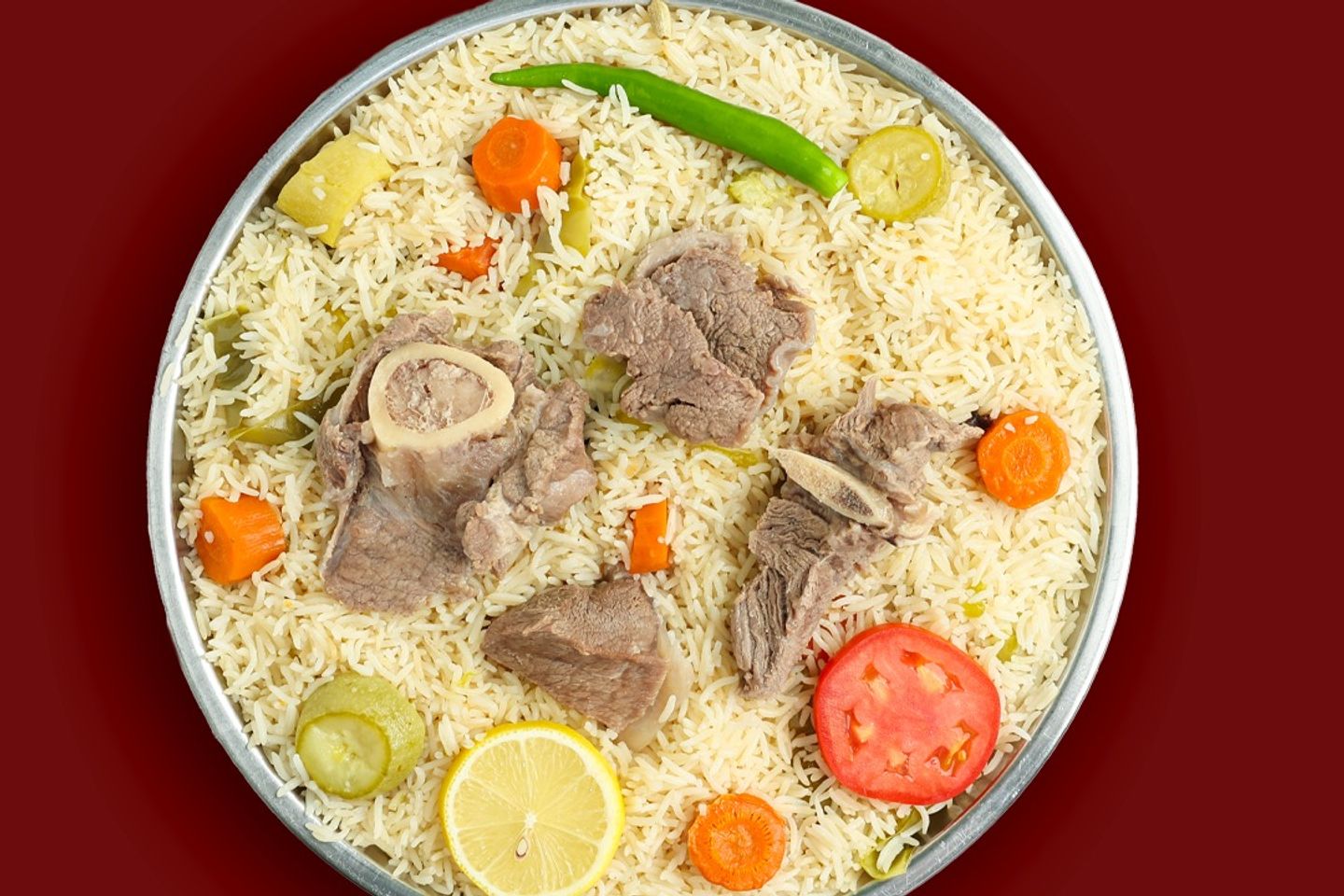 White Mathghot Hashi With Vegetables